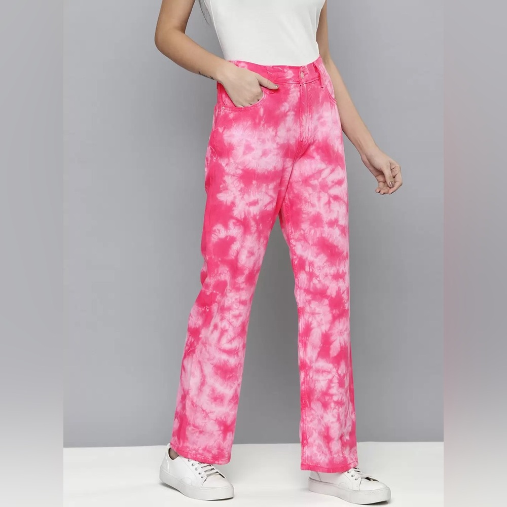SAMPLE Levis X Deepika Padukone Women Pink Relaxed Fit Heavy Fade
Bleached Jeans